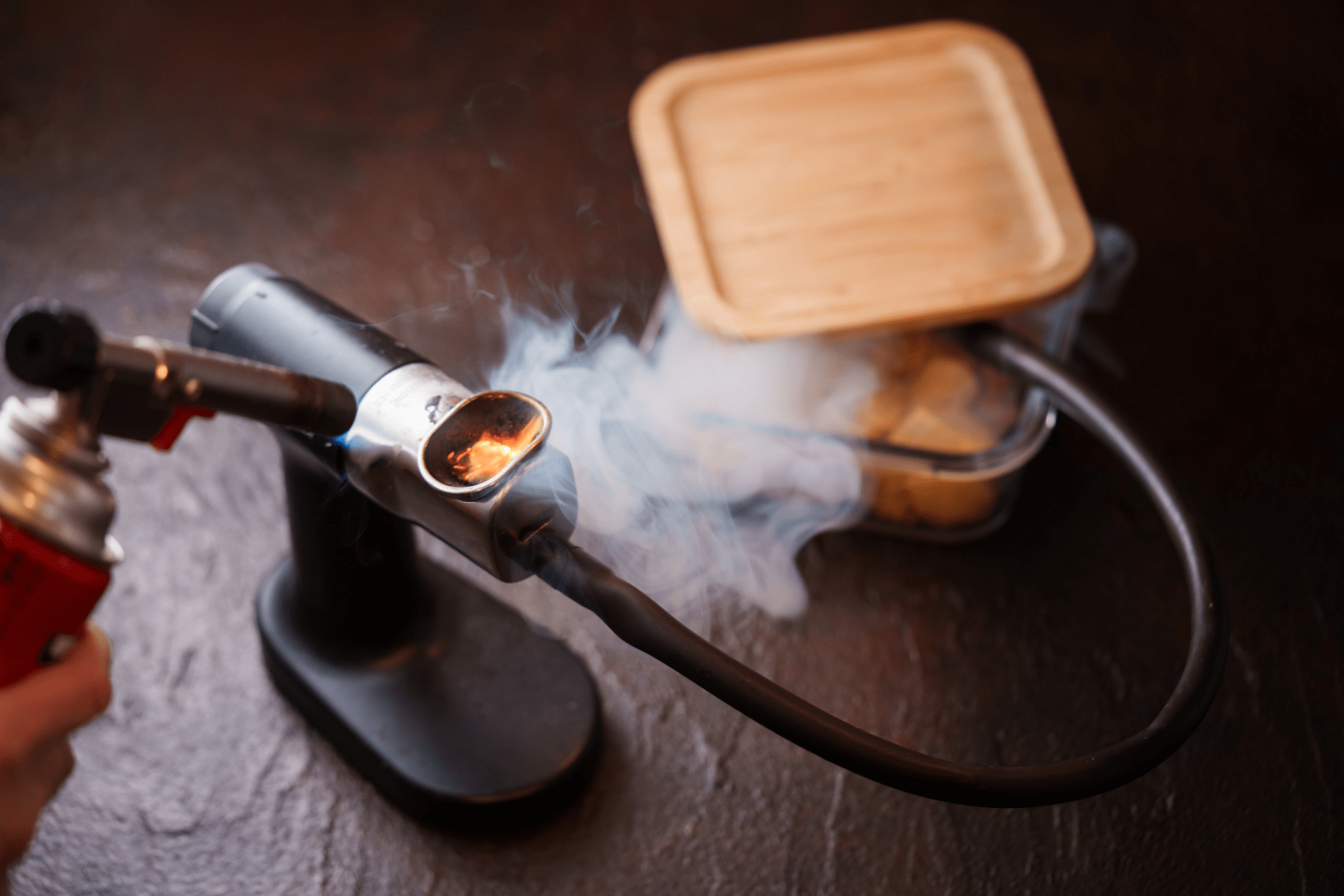 燻製をする様子