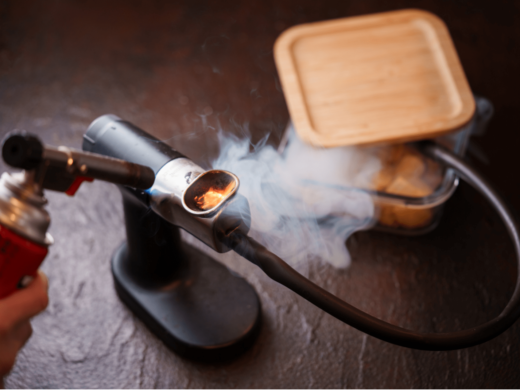 燻製をする様子